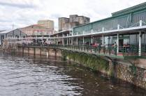 Área de passageiros e usuários, no porto flutuante de Manaus - AM